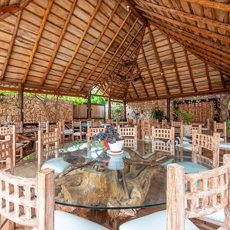 Vista De Aguilas Ecolodge Pedernales Exterior photo