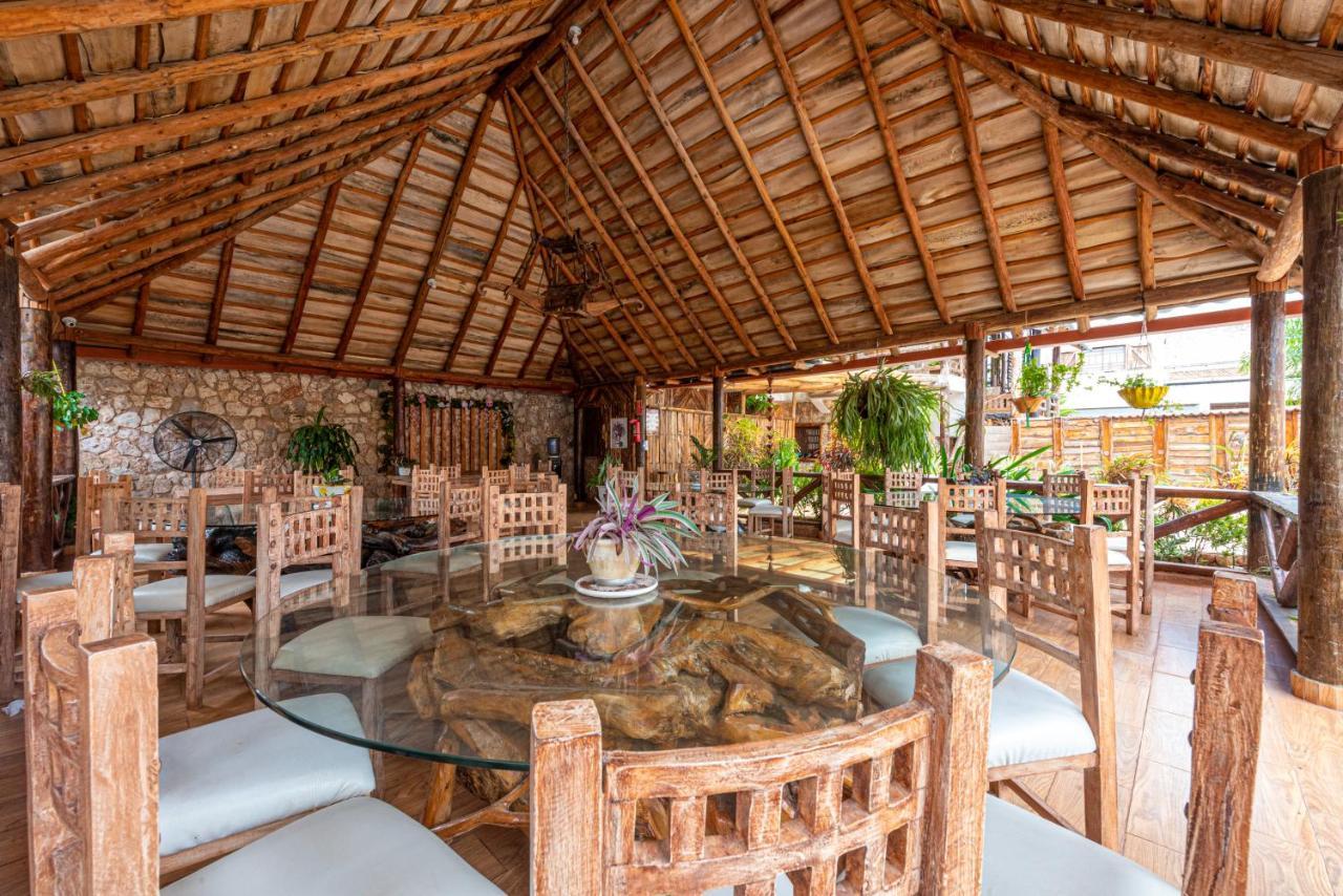 Vista De Aguilas Ecolodge Pedernales Exterior photo