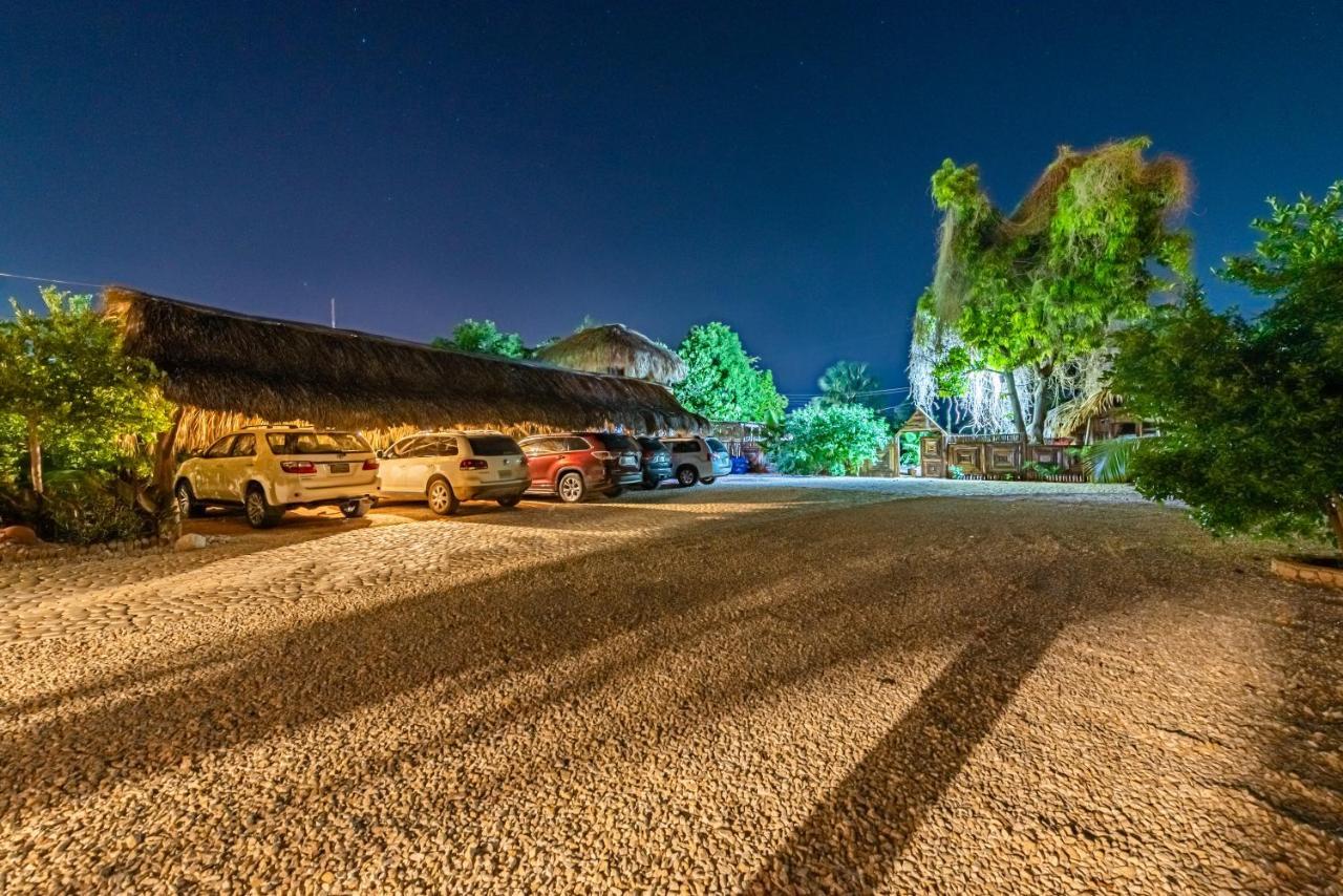 Vista De Aguilas Ecolodge Pedernales Exterior photo