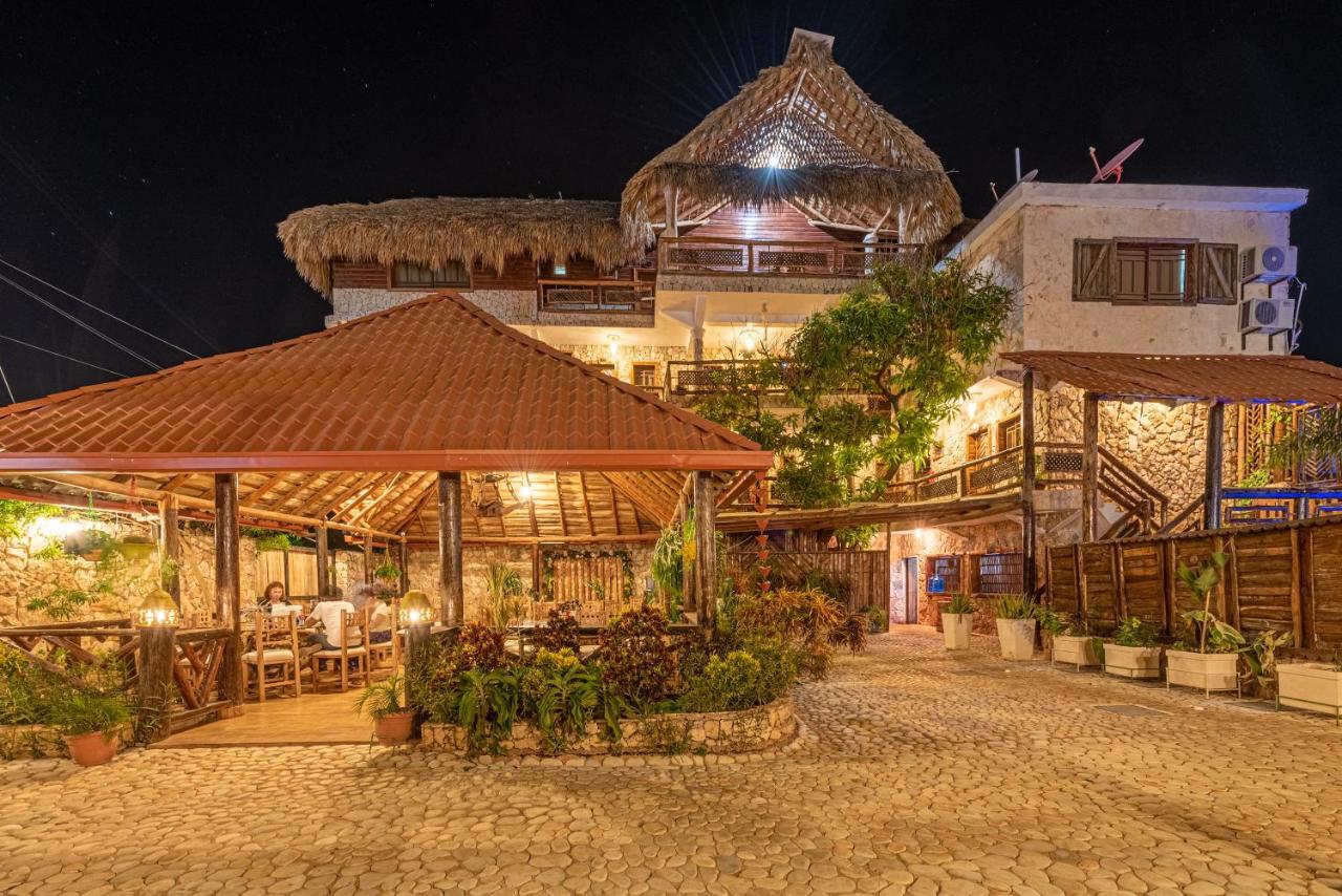 Vista De Aguilas Ecolodge Pedernales Exterior photo